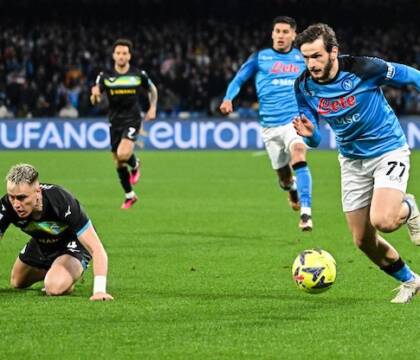 Kvaratskhelia è la gioia innocente di giocare a pallone