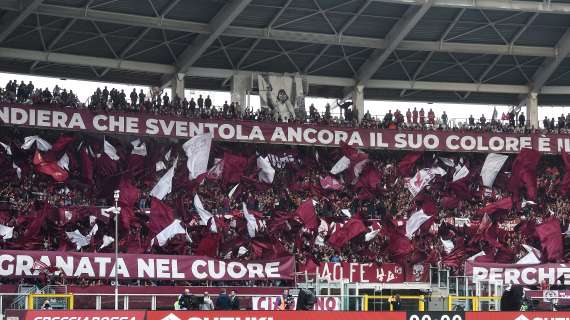 La Curva Maratona intona i soliti cori anti-Napoli ma la massa azzurra la zittisce