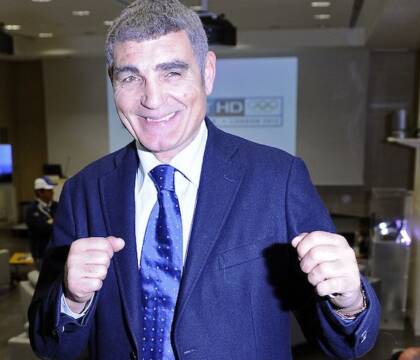 La nuova vita di Patrizio Oliva attore drammatico che porta in scena la sua infanzia dura