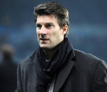 Laudrup: «Cruyff si arrabbiava con Guardiola in allenamento perché era destro, lo faceva impazzire» 