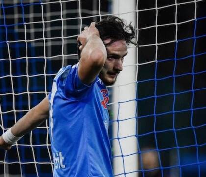 Per Kvara il calcio italiano è un banchetto: nessuno sa più come arginare un’ala che dribbla (Libero)
