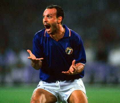 Schillaci: «Ho sofferto quando a Torino mi davano del terrone, lo scrivevano sui muri e lo cantavano negli stadi»