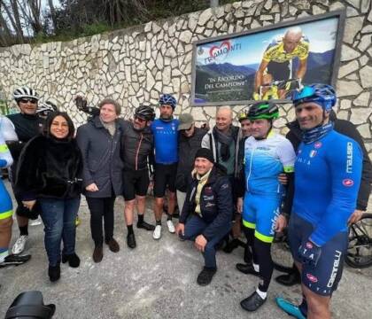 Tramonti ricorda Pantani laddove un gatto lo fece cadere e ritirare dal Giro d’Italia