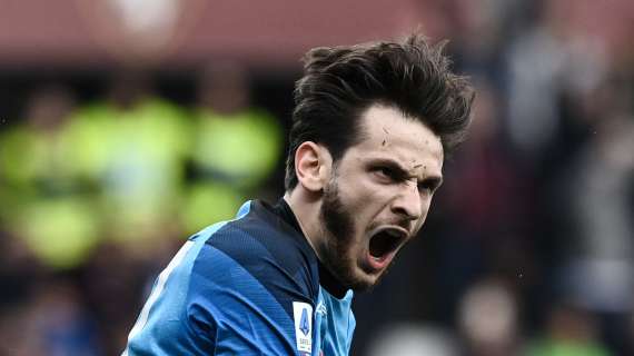 UFFICIALE – Kvaratskhelia, è suo il gol più bello di marzo! Battuti Dybala, Karamoh e Vecino