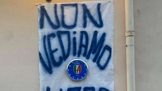 FOTO – “Non vediamo l’ora”, spunta un altro striscione per il terzo Scudetto