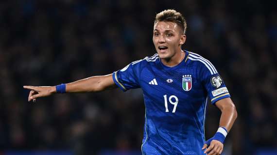 L’Italia accorcia le distanze contro l’Inghilterra: esordio con gol per Retegui