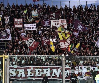 I tifosi della Salernitana: «Il rinvio di Napoli-Salernitana è una violazione del codice etico del calcio»