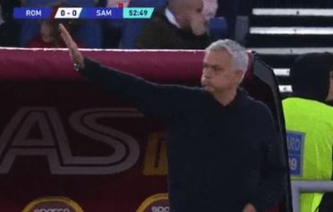 Mourinho zittisce la Curva Sud che urla «sei uno zingaro» a Stankovic (VIDEO)