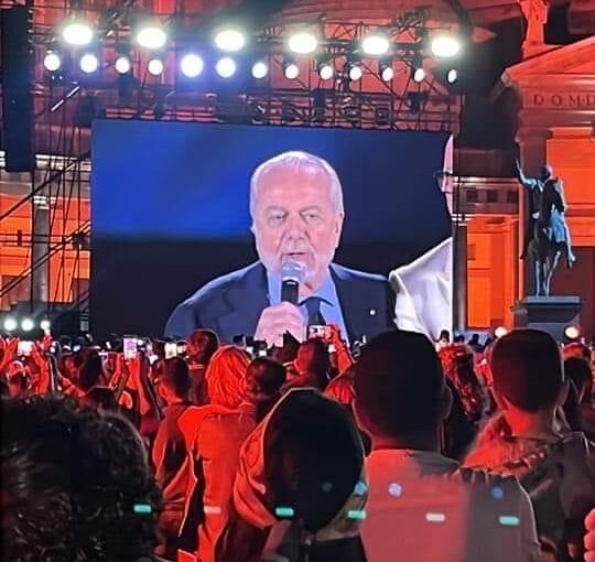 De Laurentiis al concerto di Gigi d’Alessio: “Napoli è un privilegio, non un obbligo”