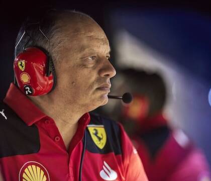 A Silverstone vince ancora Verstappen. Leclerc nono, Sainz decimo. Vasseur: «Non sono preoccupato»