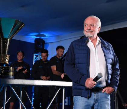 De Laurentiis rimodula l’obiettivo del Napoli: l’orizzonte non è più la Champions (Repubblica)