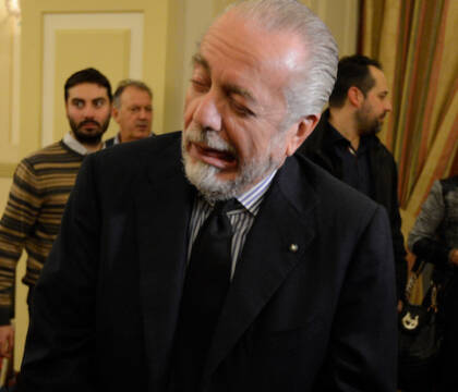 De Laurentiis è provato: ha congedato Spalletti e se lo ritrova in copertina ogni giorno (Repubblica)