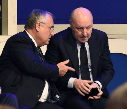 Diritti tv Serie A, sotto i 900 milioni c’è chi chiederà di aprire le buste dei fondi (Corsera)