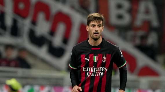 Il Frosinone cerca rinforzi in vista del Napoli: contatti con un difensore del Milan