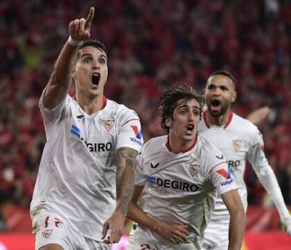 Il Siviglia ha un debito di 90 milioni, che potrebbe portarlo a cedere molti calciatori (Marca)