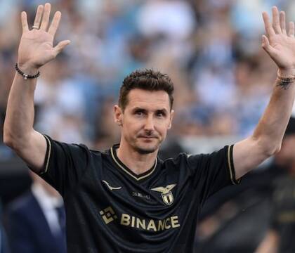 Klose: «I giocatori vanno in Arabia perché ormai conta solo il denaro. Io non ho mai giocato per soldi»