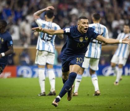 Mbappé, arrivano i sauditi: 400 milioni a lui e 200 al Psg per un anno (Rmc Sport)