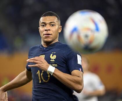Mbappé presente all’allenamento del Psg. Che ne è stato dell’ultimatum di Al Khelaïfi?