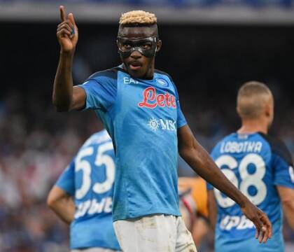 Osimhen, terzo giorno di trattativa: il nodo rinnovo non si scioglie (CorSport)