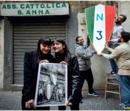 Sergio Siano e i tre colori degli scudetti del Napoli