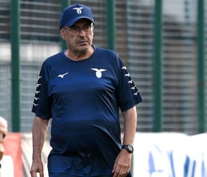 Sarri è tornato nero dall’incontro di mercato con Lotito: è una furia (Il Messaggero)
