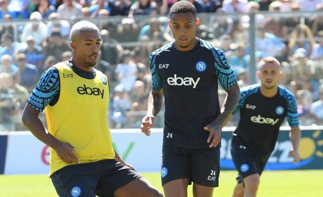 Due giocatori del Napoli “coccolano” Natan: con loro ha un grande rapporto
