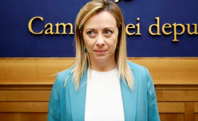 Musicista ucciso a Napoli, la Meloni telefona alla madre: “Che cosa posso fare?”