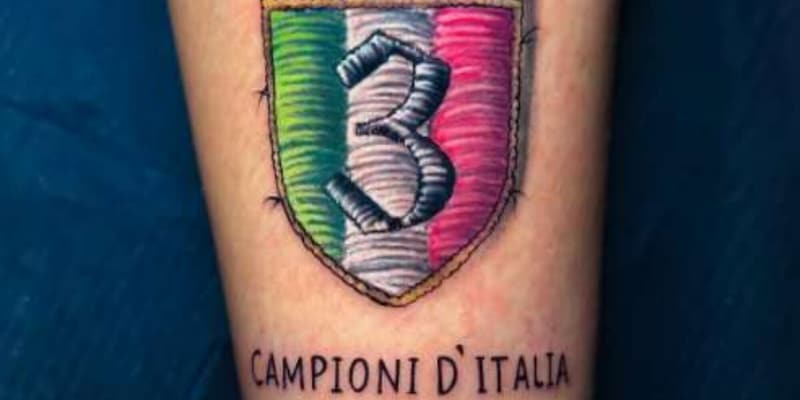 Napoli, Spalletti dà l’esempio: un suo ex calciatore si tatua lo scudetto