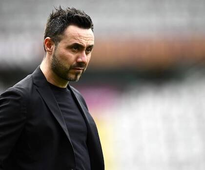 De Zerbi: «Non mi piace il comportamento in campo dell’80% degli arbitri inglesi»