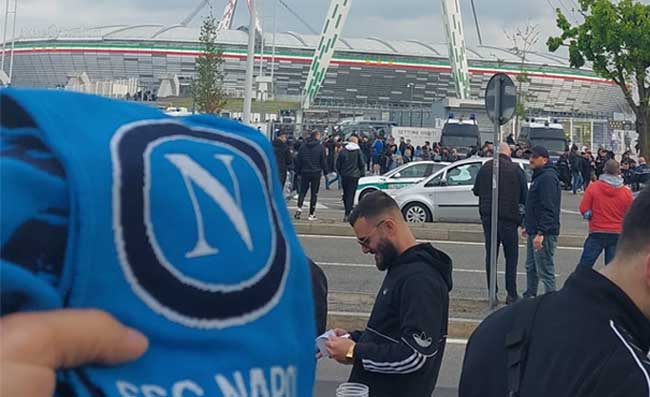 Juventus-Napoli, biglietti per i tifosi azzurri in vendita da domani: prezzo e dettagli