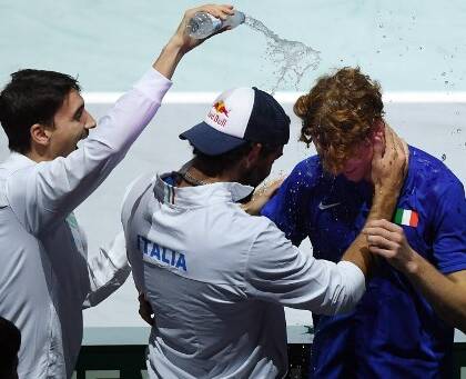 Oggi è il giorno del tennis. Impresa agevolata dal totale disinteresse di Salvini per la racchetta