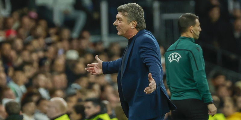 Real Madrid-Napoli, problema muscolare per Mazzarri