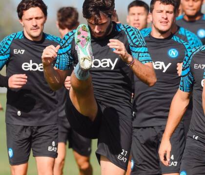 Sky, giorni pesanti a Castel Volturno con il Napoli che lavora in silenzio