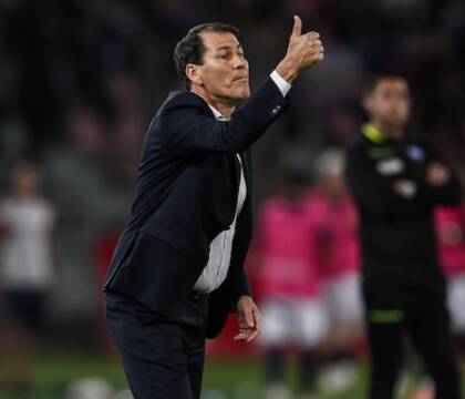 Sky: “Garcia contro l’Empoli si gioca tanto. De Laurentiis anche oggi a Castel Volturno”
