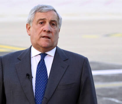 Tajani: «Andare a St. Moritz per il bob è una sciocchezza colossale»