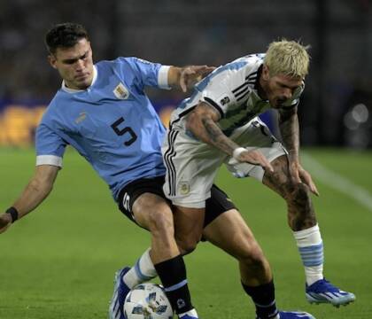 Ugarte, gestaccio a De Paul: “Ve a chuparsela a Messi”. Lionel: «i giovani imparino il rispetto»