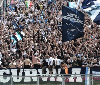 Vergognosi i petardi dei napoletani sui tifosi di Union Berlin e Milan. Napoli non resti zitta