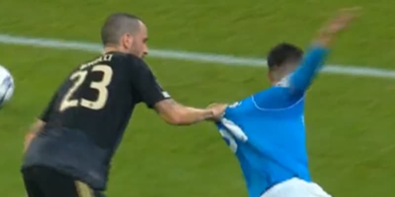 Bonucci e la trattenuta su Raspadori: “Come quella di Chiellini a Wembley”