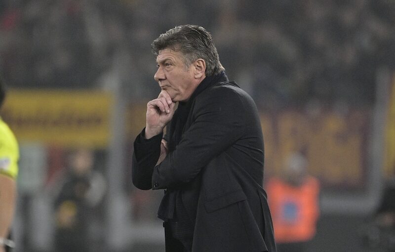 Napoli, Mazzarri torna a Napoli in taxi dopo la Roma: ecco il motivo