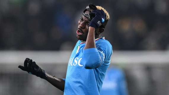 Cds sull’outfit di Osimhen alla cena di Natale: “Mica può indossare sempre lo smoking…”