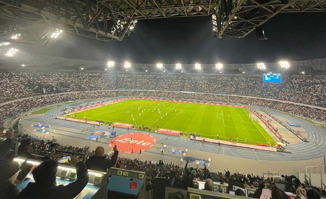 Come sarebbe lo Stadio Maradona ristrutturato da De Laurentiis secondo l’IA (FOTO)