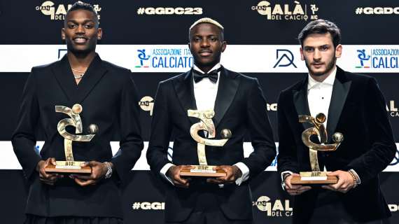 Gazzetta attacca Kvara e Osimhen: “Che fine ha fatto il duo che scalato la classifica del Pallone d’Oro?”