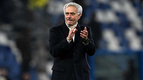 Roma, Mourinho in conferenza: “Frasi Berardi? Nessuno mi ha detto niente. Recuperi per il Napoli…”