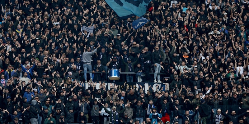 Striscioni contro i napoletani a Milano prima della sfida con l’Inter