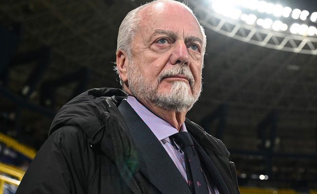 De Laurentiis ha promesso un premio alla squadra. Napoli a caccia della sua terza Supercoppa