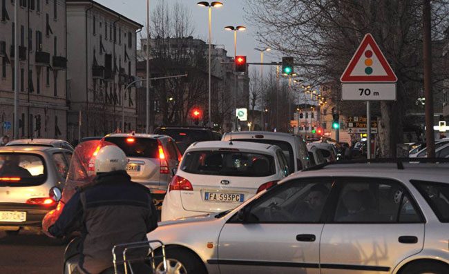 Voragine in via Manzoni, i lavori procedono spediti. Fissato il giorno della riapertura stradale