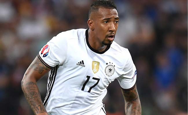 Jerome Boateng è arrivato a Salerno