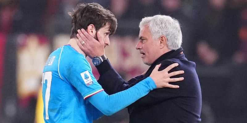 Futuro Napoli, i bookie sicuri: Mourinho in pole, chi sono gli altri in corsa