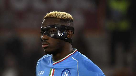 Gazzetta – Osimhen, il ritardo non cambia i piani: oggi le visite, domani si allena