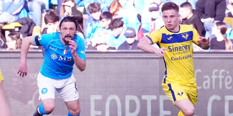 Napoli-Verona, Mario Rui ammonito: era diffidato, salterà il Milan